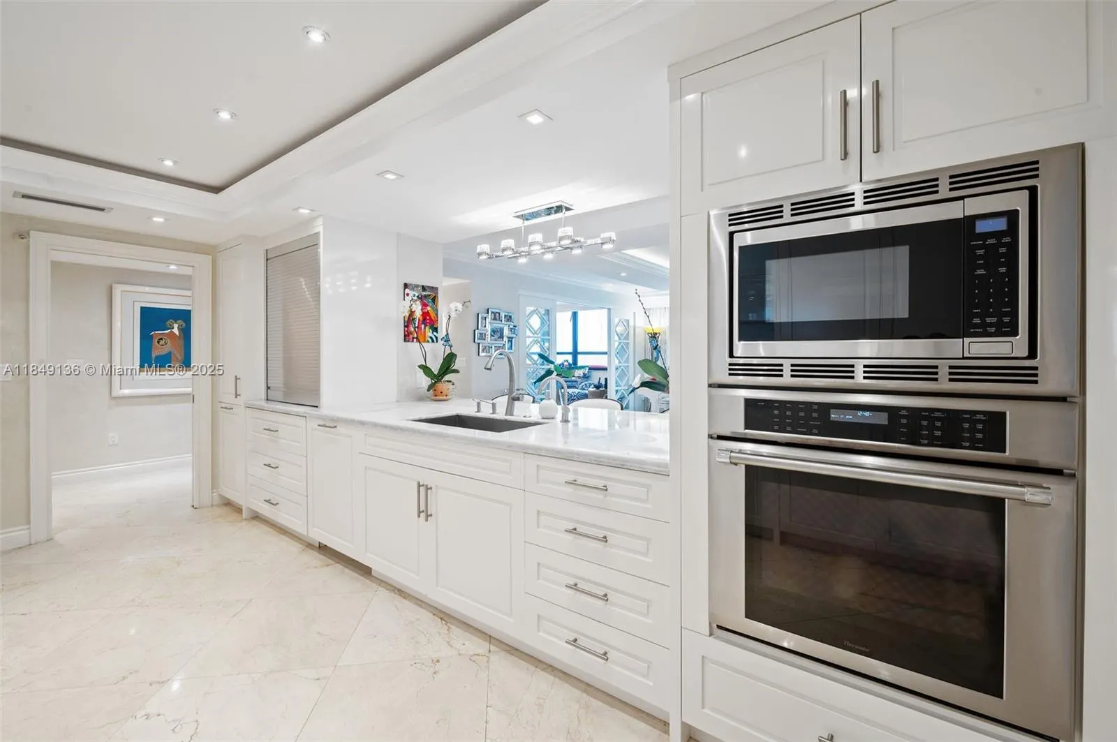 10205 Collins Ave, #404