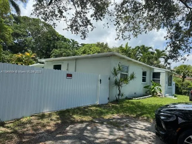 204 SW 7th Ave