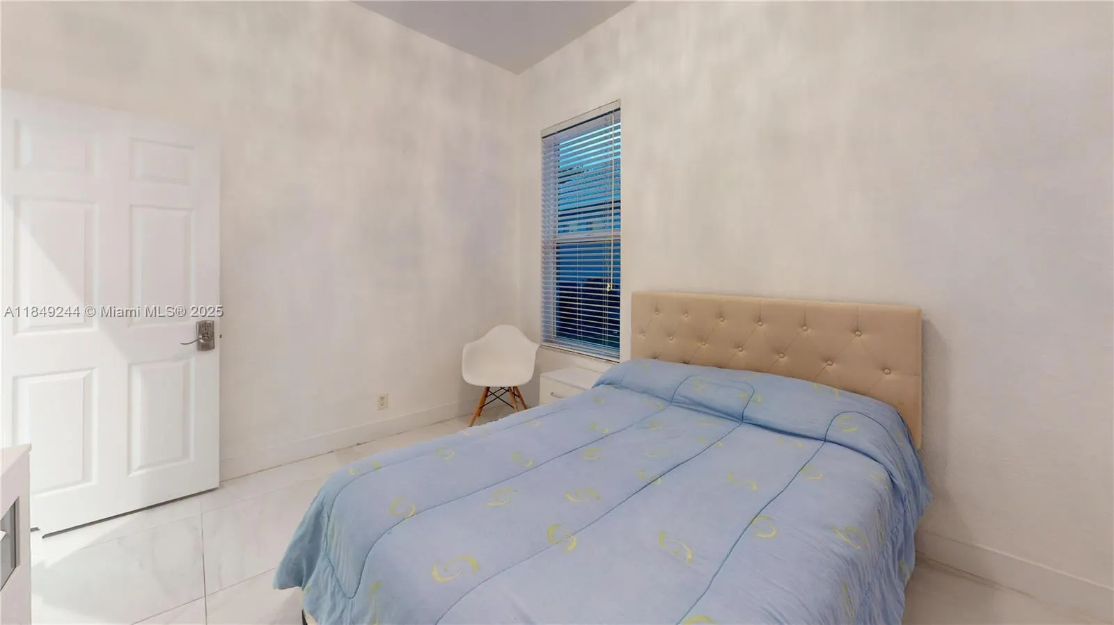 1946 Harbor View Cir