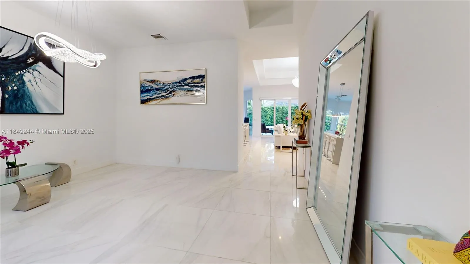 1946 Harbor View Cir
