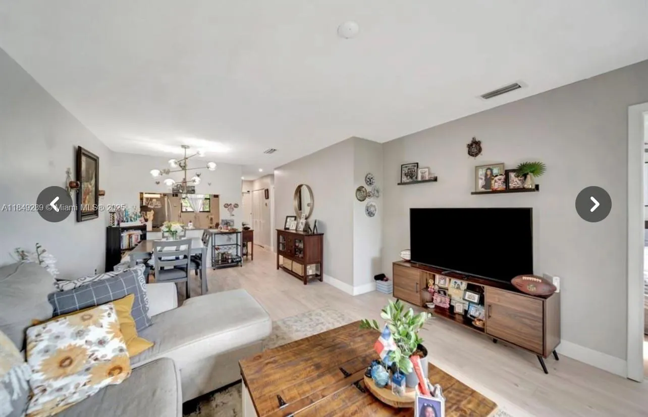 15710 E Waterside Cir, #205