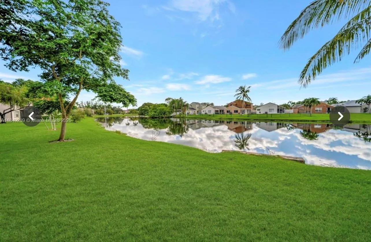 15710 E Waterside Cir, #205
