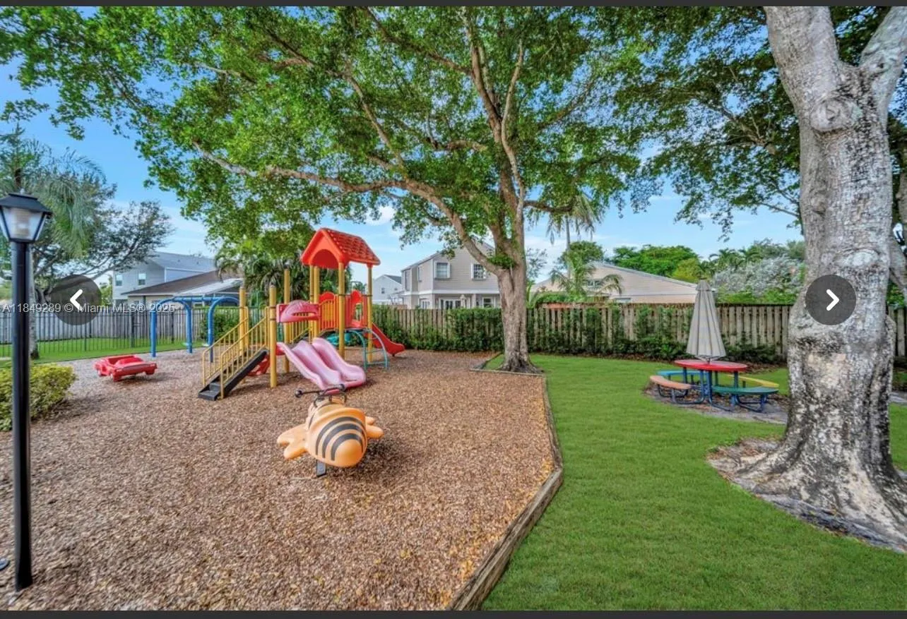 15710 E Waterside Cir, #205