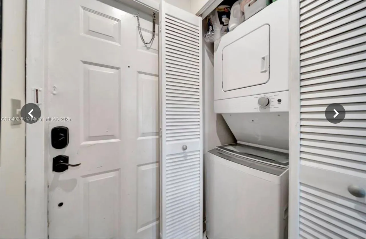 15710 E Waterside Cir, #205