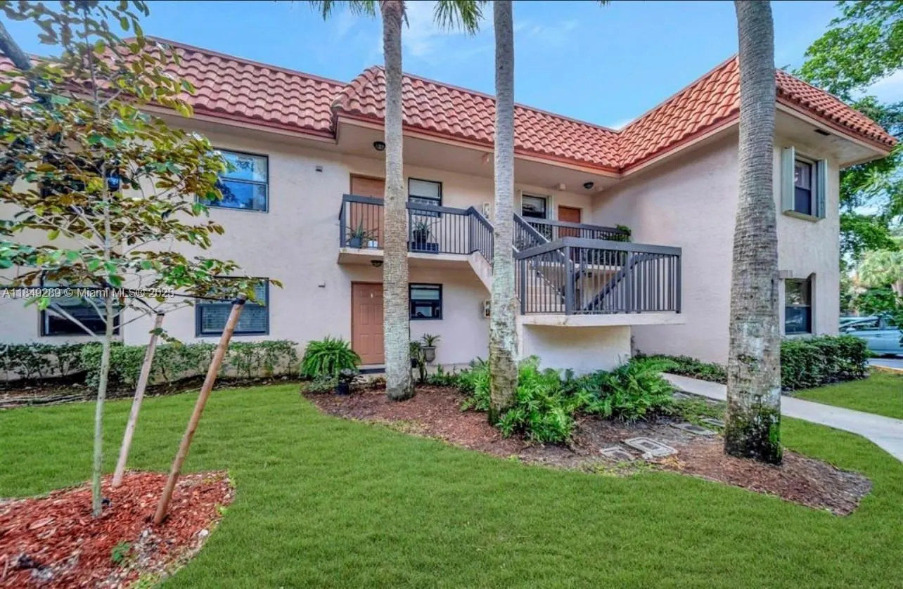 15710 E Waterside Cir, #205