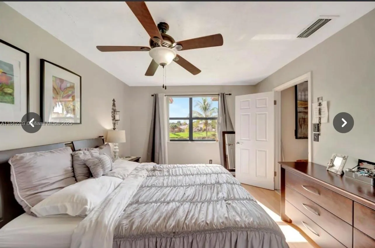 15710 E Waterside Cir, #205