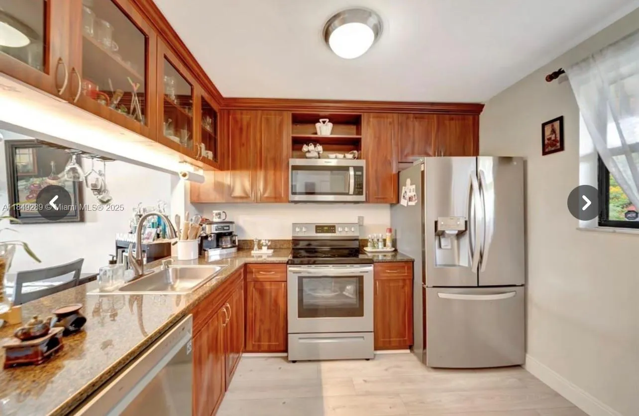 15710 E Waterside Cir, #205