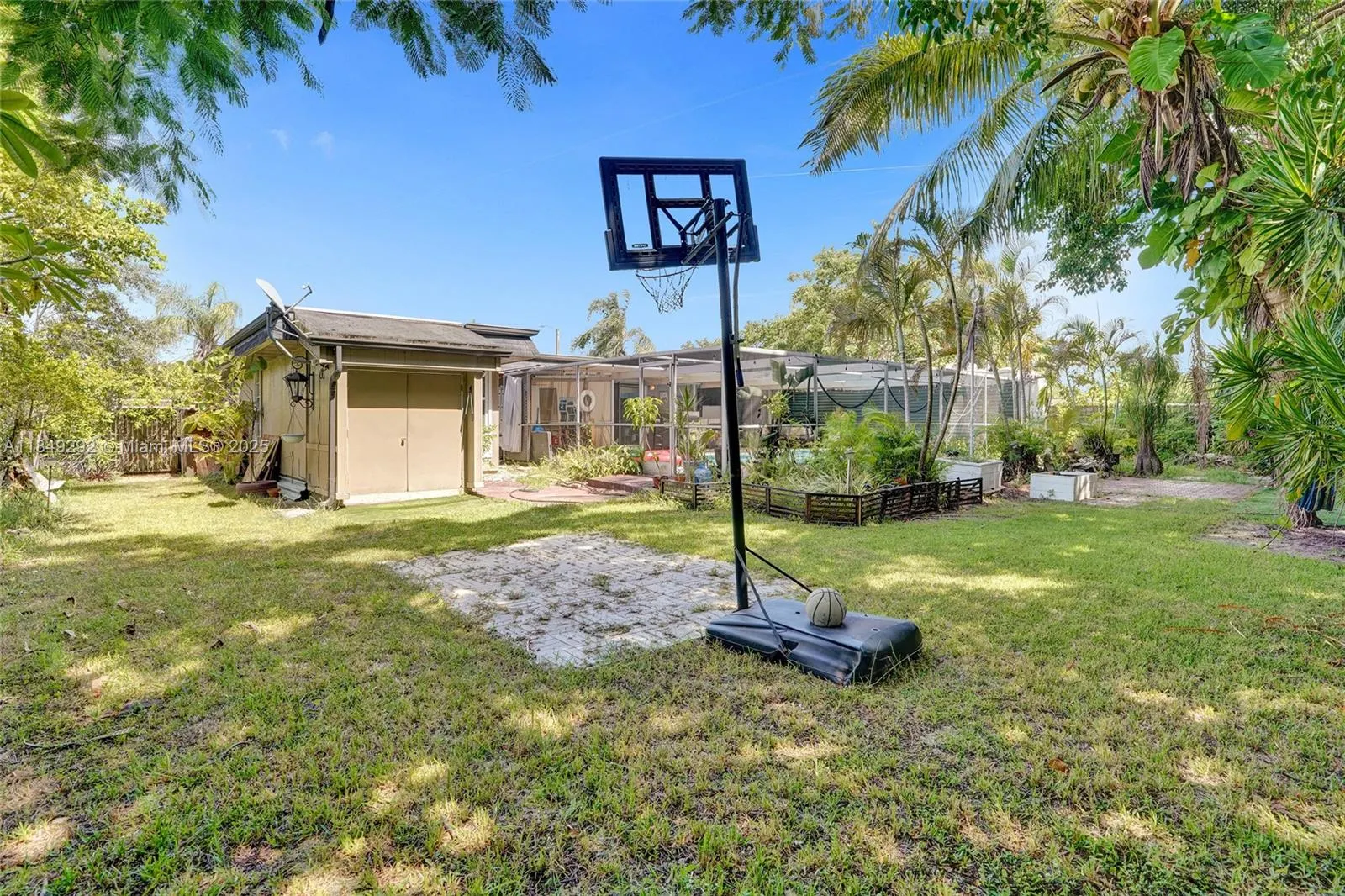 7811 NW 75th Ave