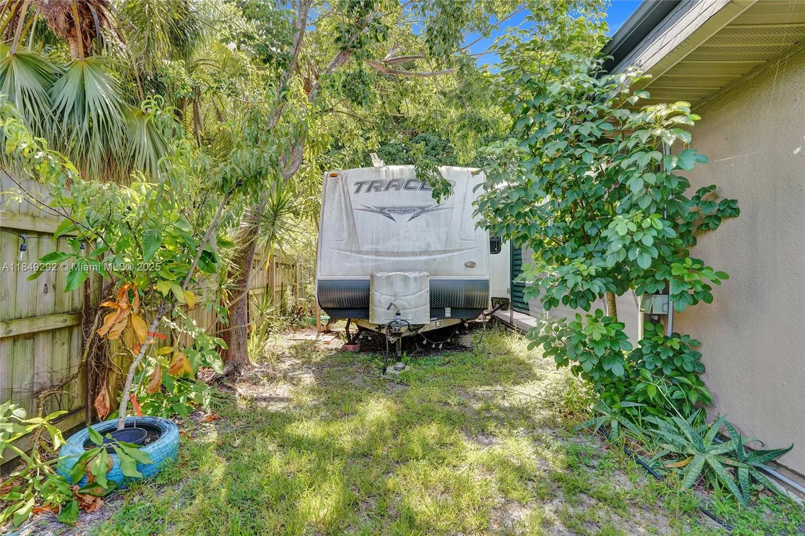 7811 NW 75th Ave