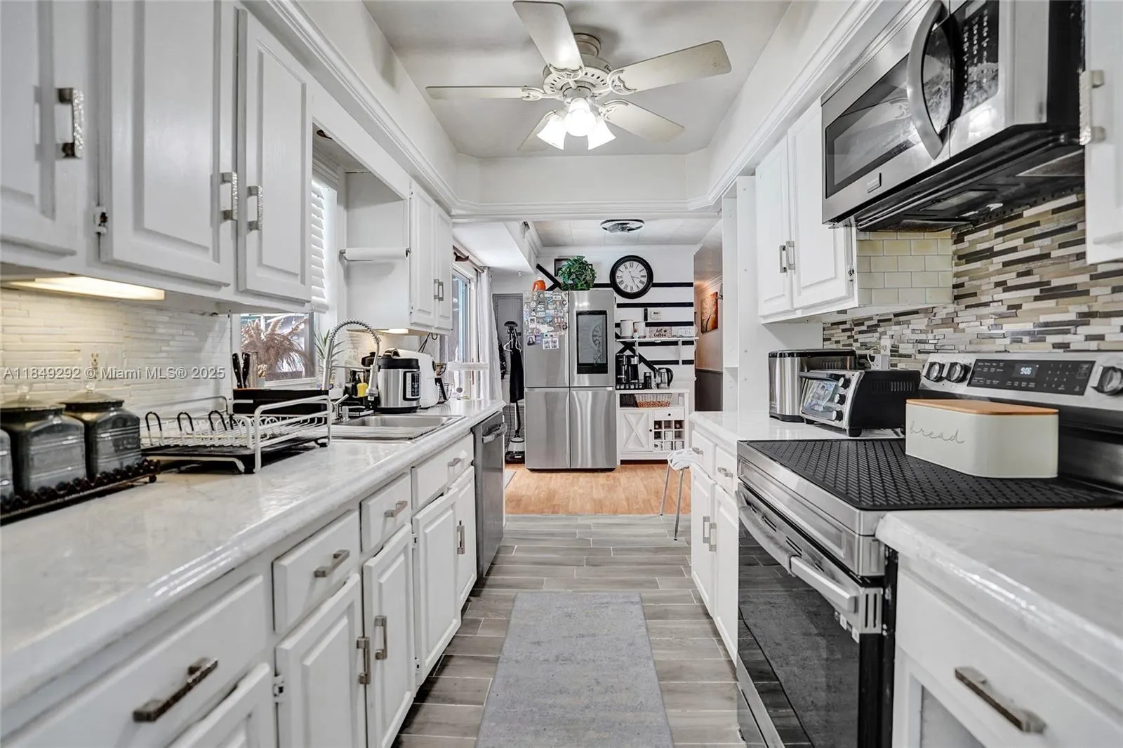 7811 NW 75th Ave