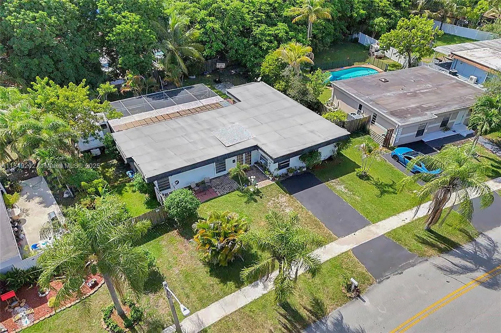 7811 NW 75th Ave