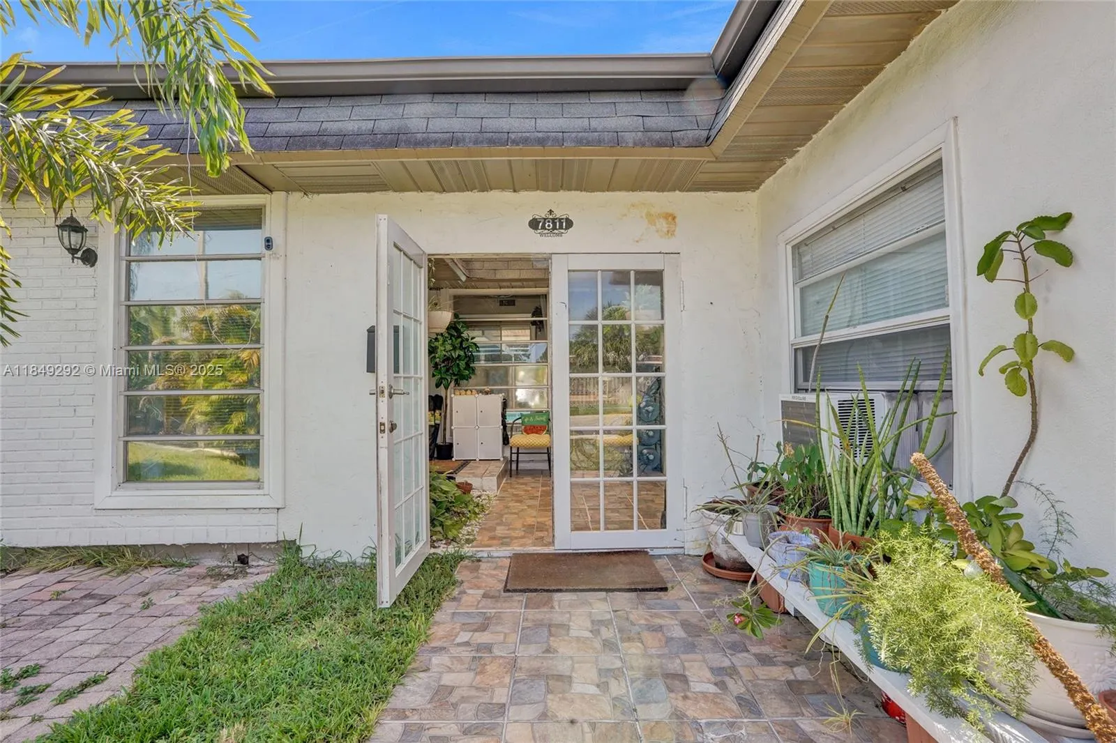 7811 NW 75th Ave