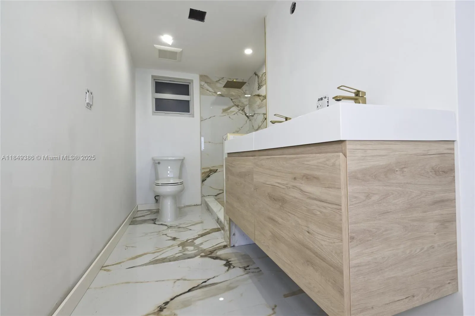 400 N Surf Rd, #1002