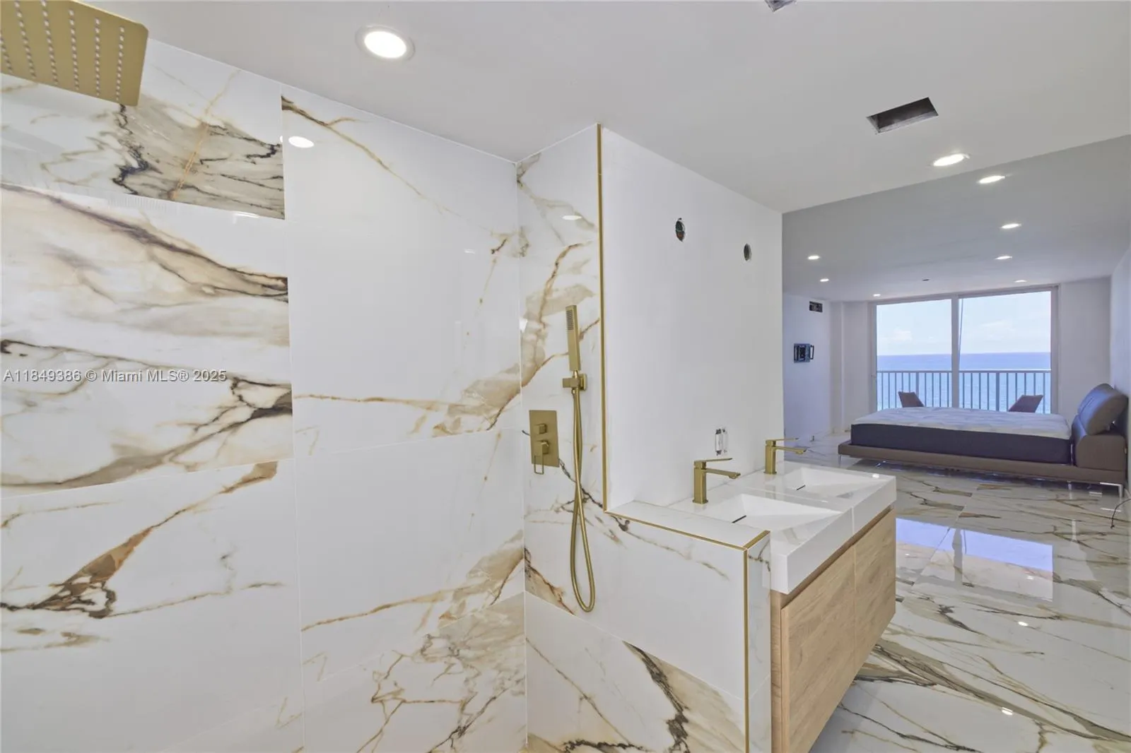 400 N Surf Rd, #1002