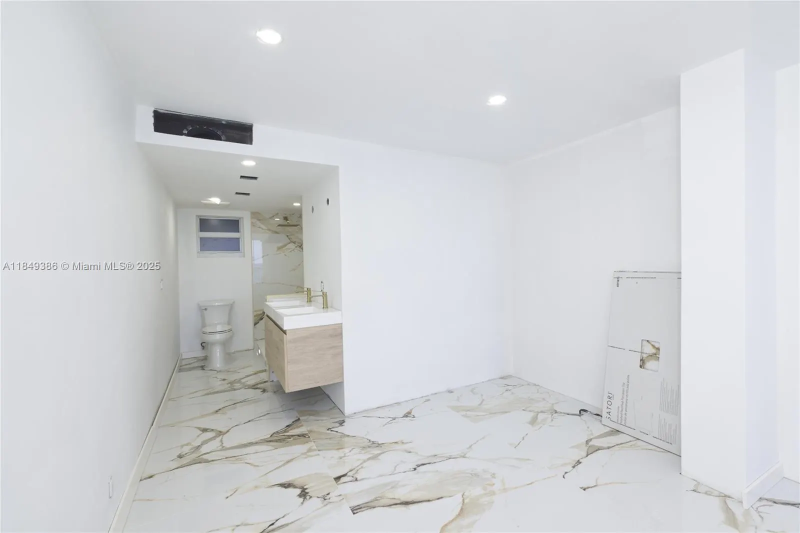 400 N Surf Rd, #1002