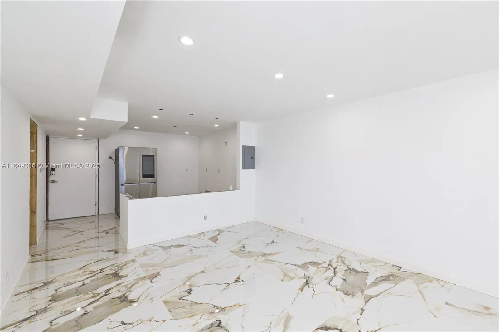 400 N Surf Rd, #1002