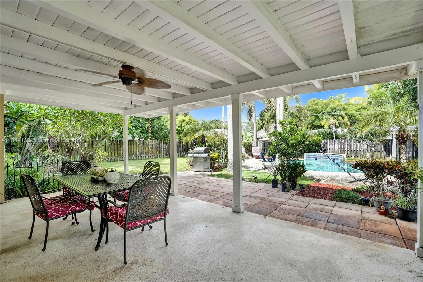 821 Oleander Dr
