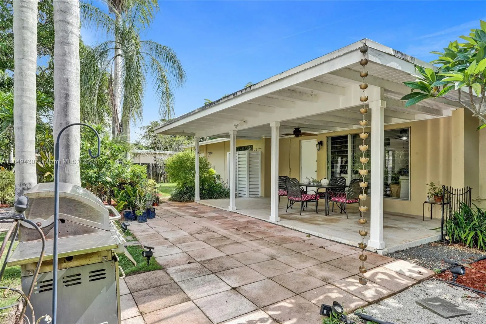 821 Oleander Dr