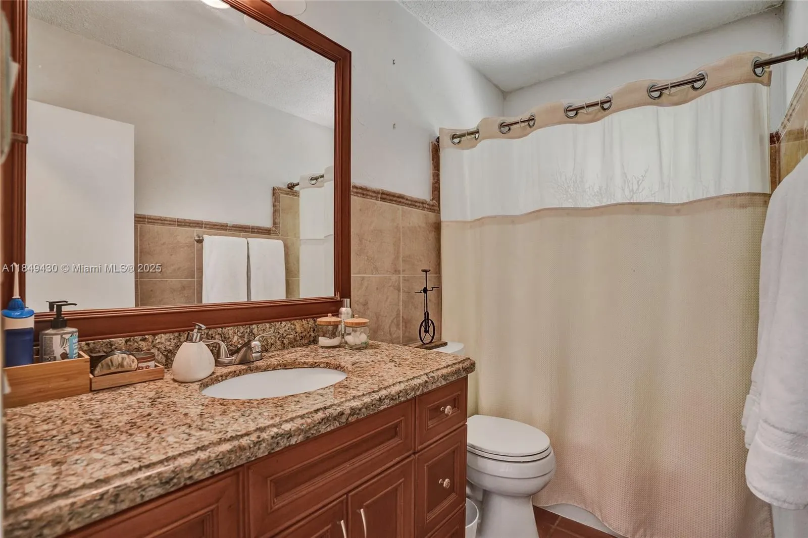 821 Oleander Dr