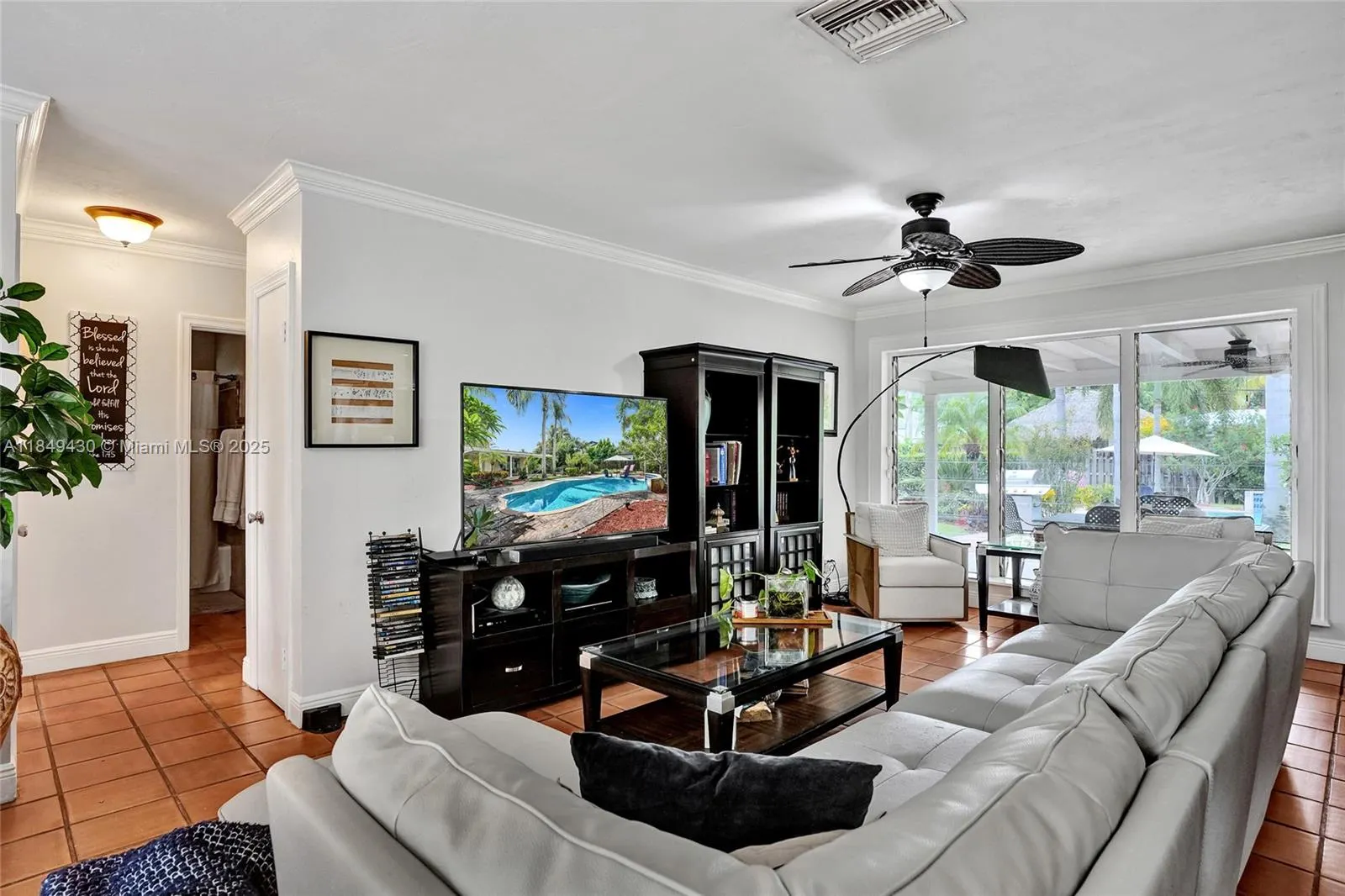 821 Oleander Dr