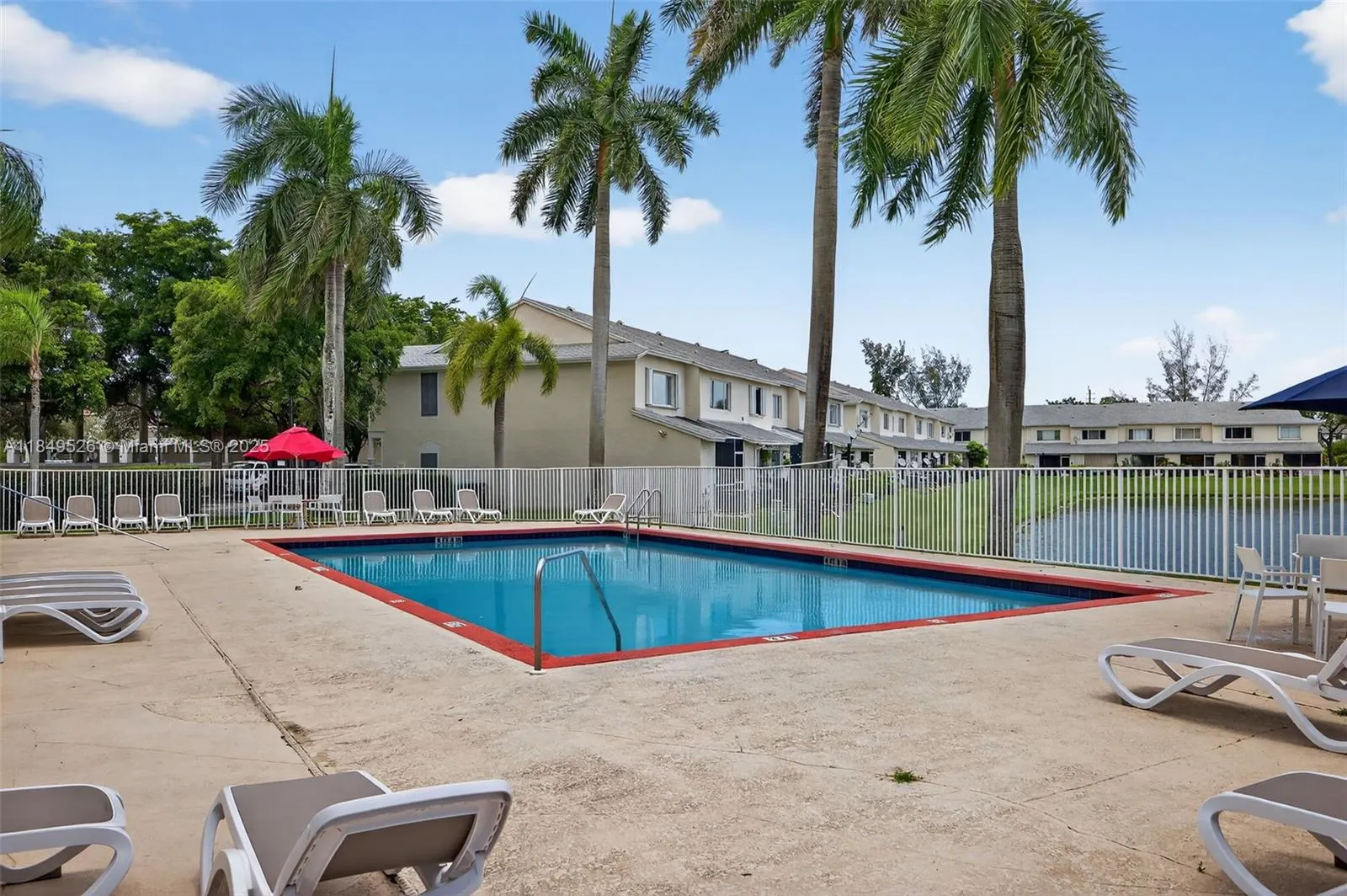 4824 SW 32nd Ter