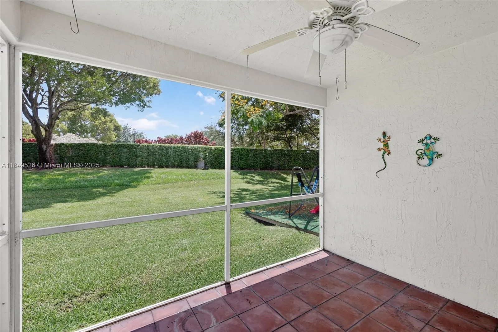 4824 SW 32nd Ter