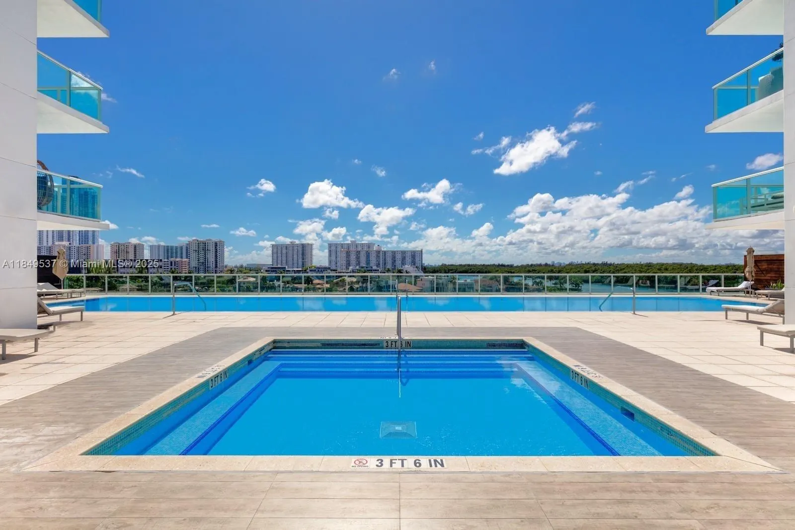 400 Sunny Isles Blvd, #1819