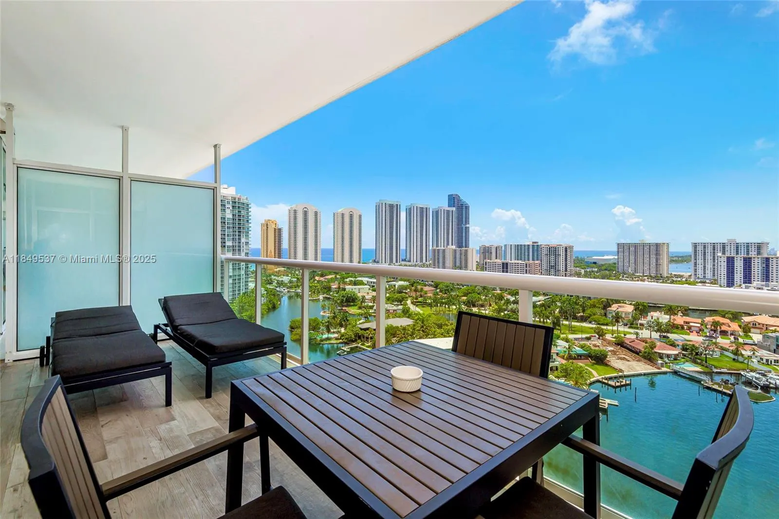 400 Sunny Isles Blvd, #1819