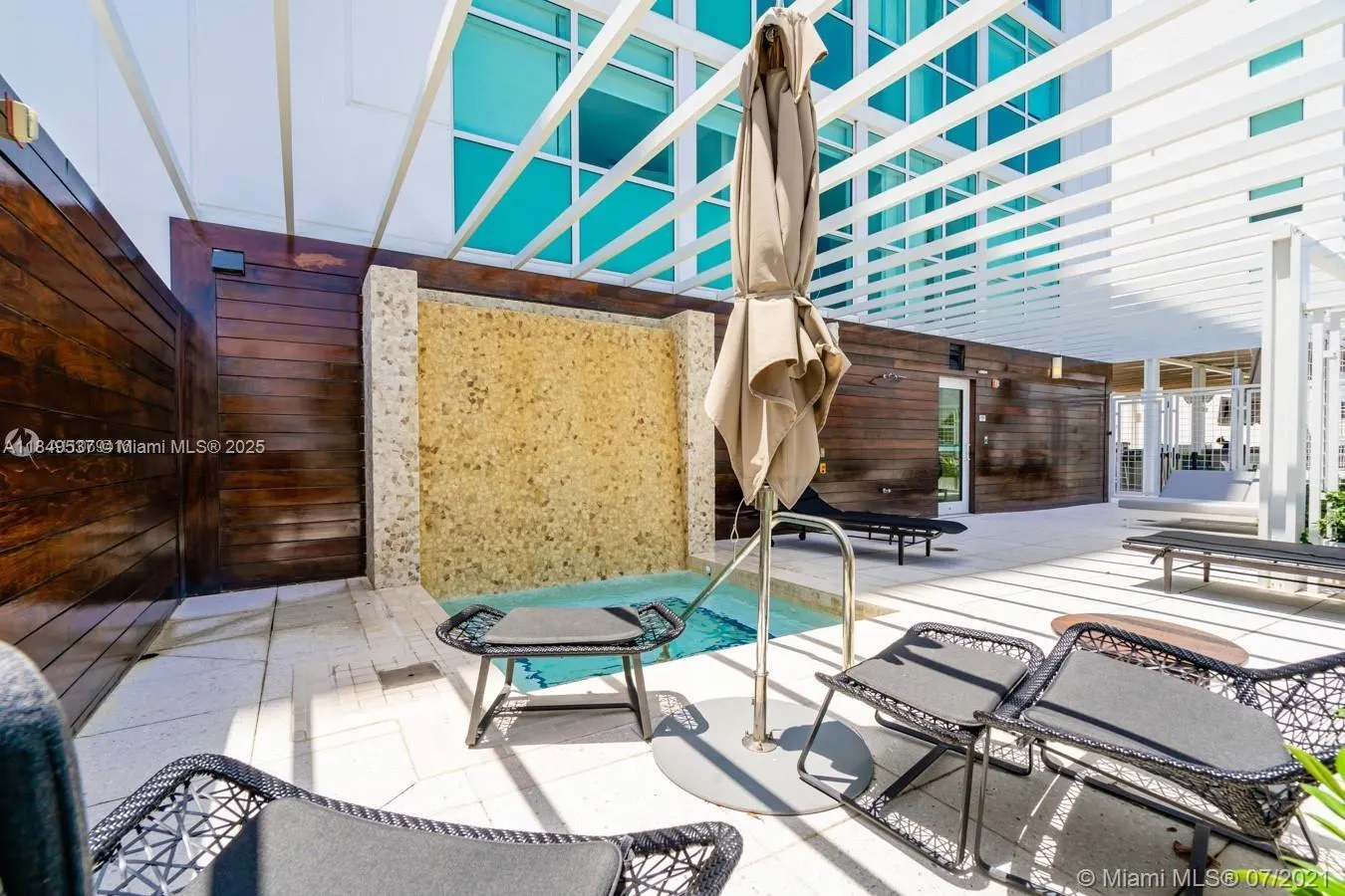 400 Sunny Isles Blvd, #1819
