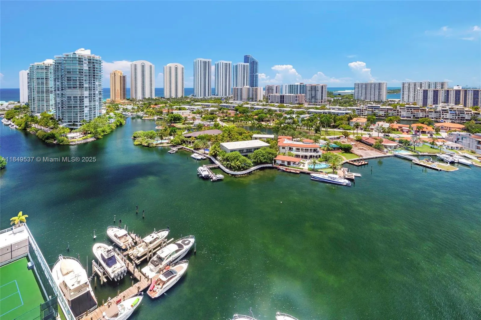 400 Sunny Isles Blvd, #1819