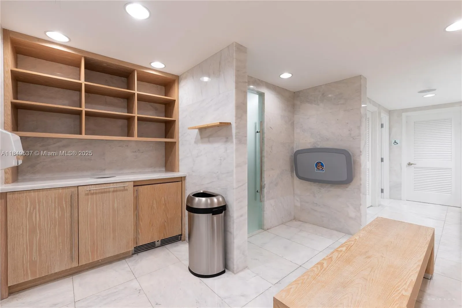 400 Sunny Isles Blvd, #1819