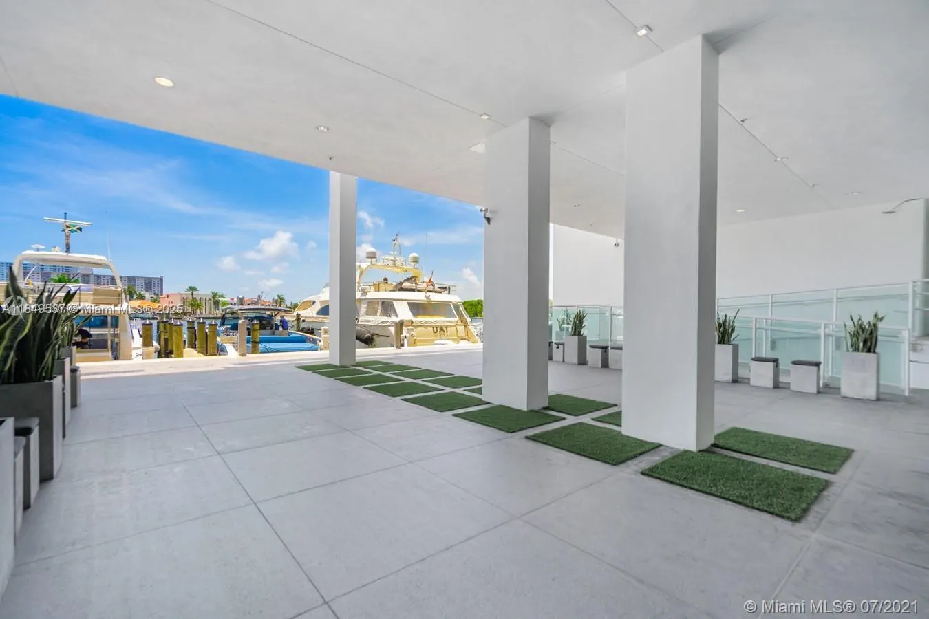 400 Sunny Isles Blvd, #1819