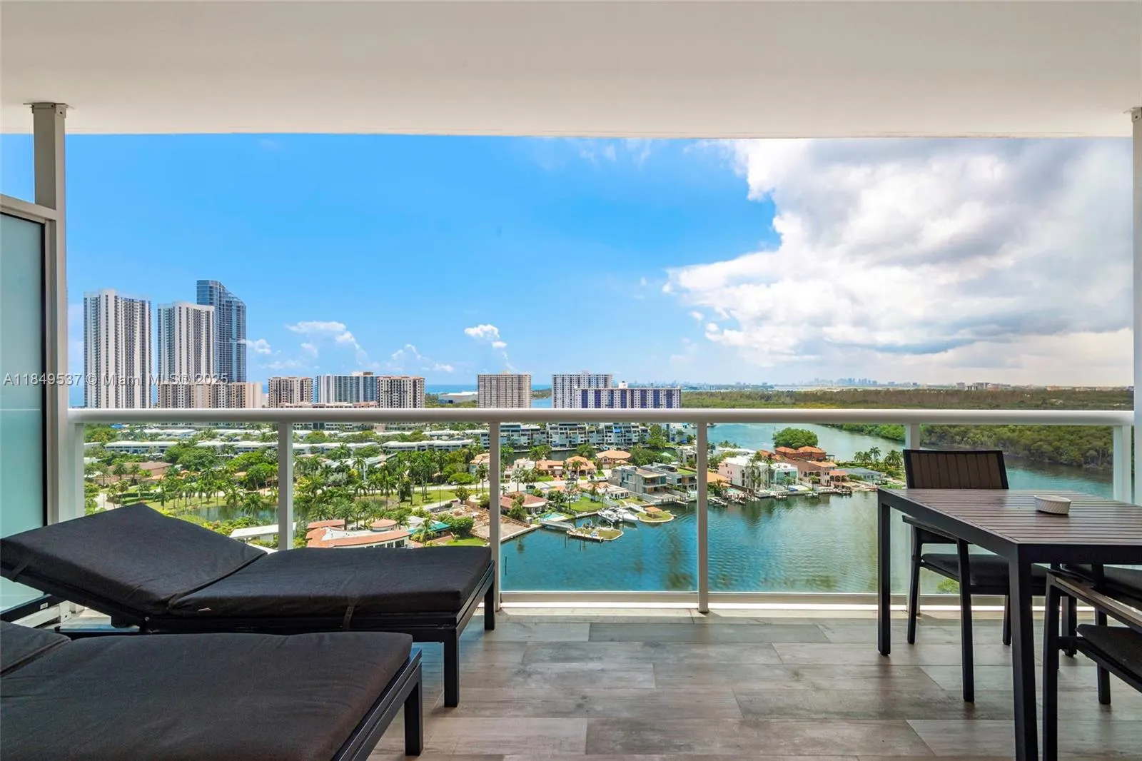 400 Sunny Isles Blvd, #1819