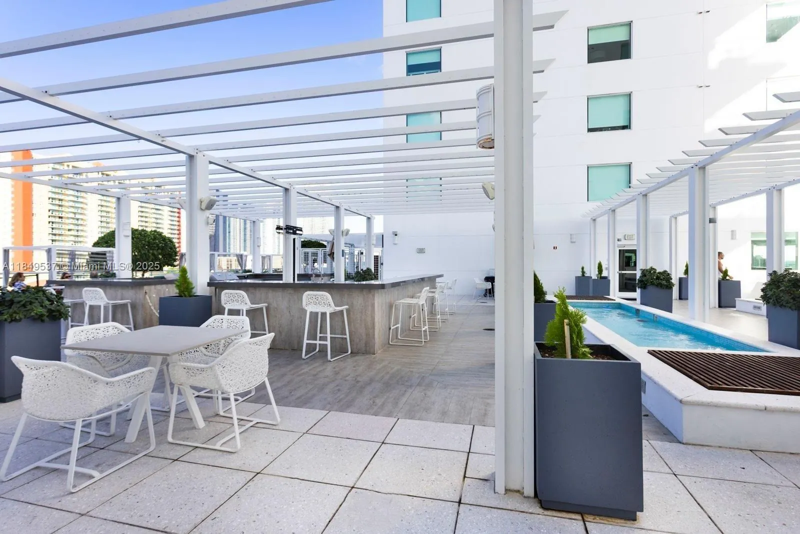 400 Sunny Isles Blvd, #1819