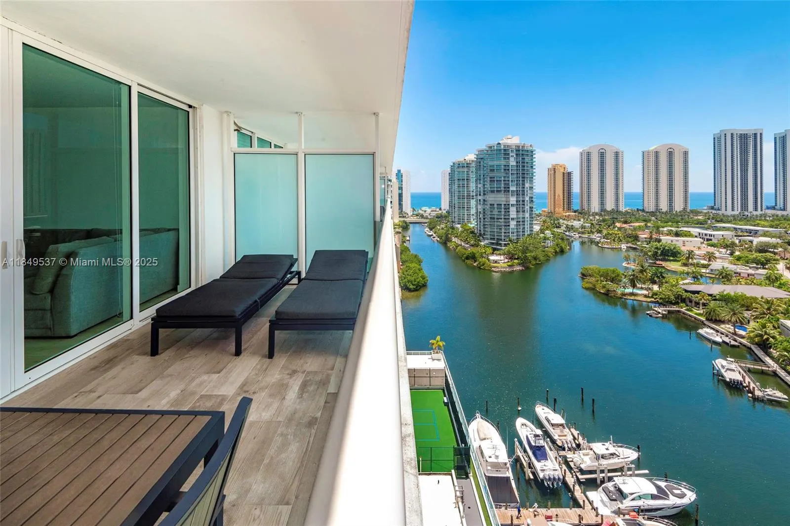 400 Sunny Isles Blvd, #1819