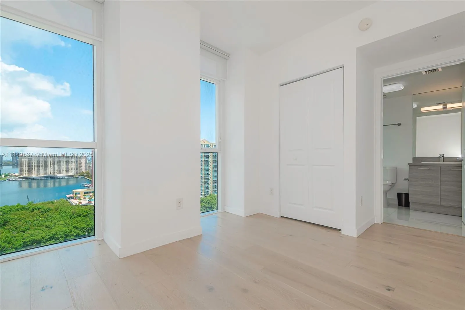 400 Sunny Isles Blvd, #1819
