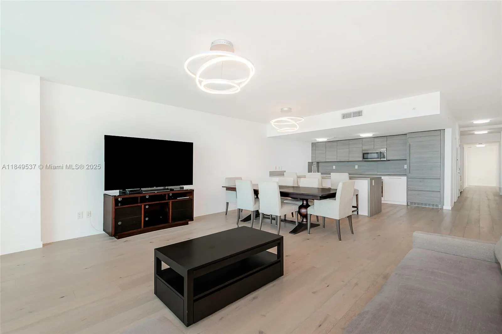 400 Sunny Isles Blvd, #1819