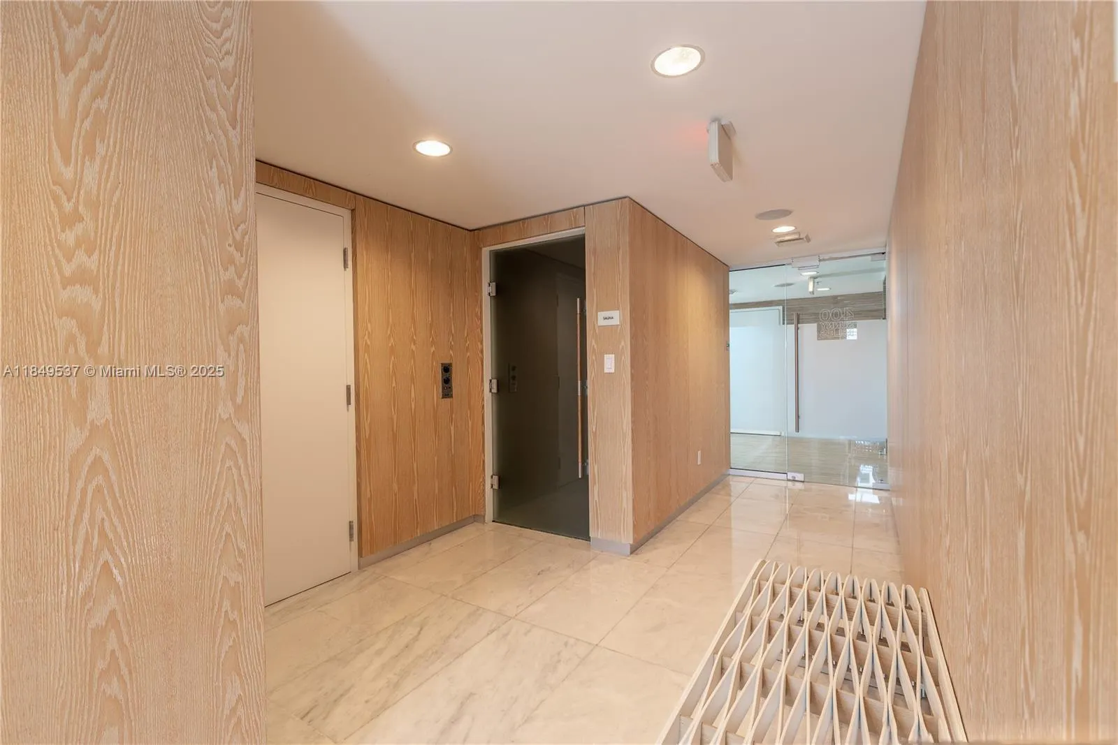 400 Sunny Isles Blvd, #1819