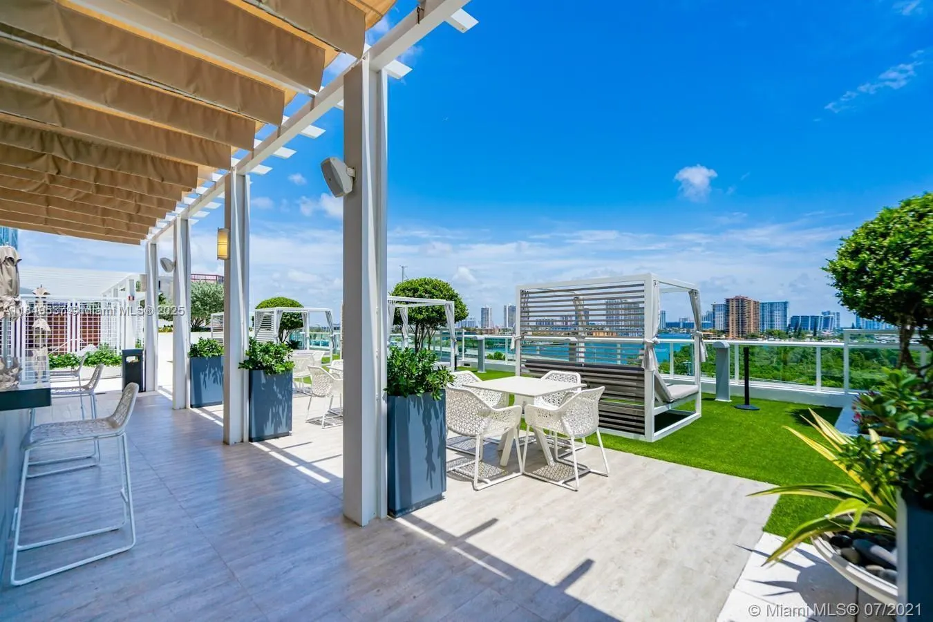 400 Sunny Isles Blvd, #1819