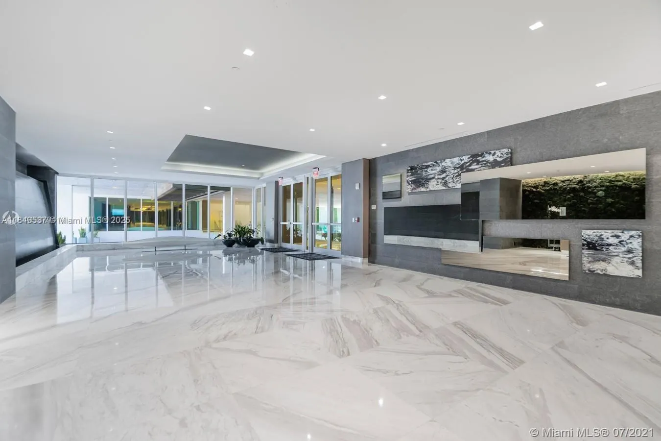 400 Sunny Isles Blvd, #1819