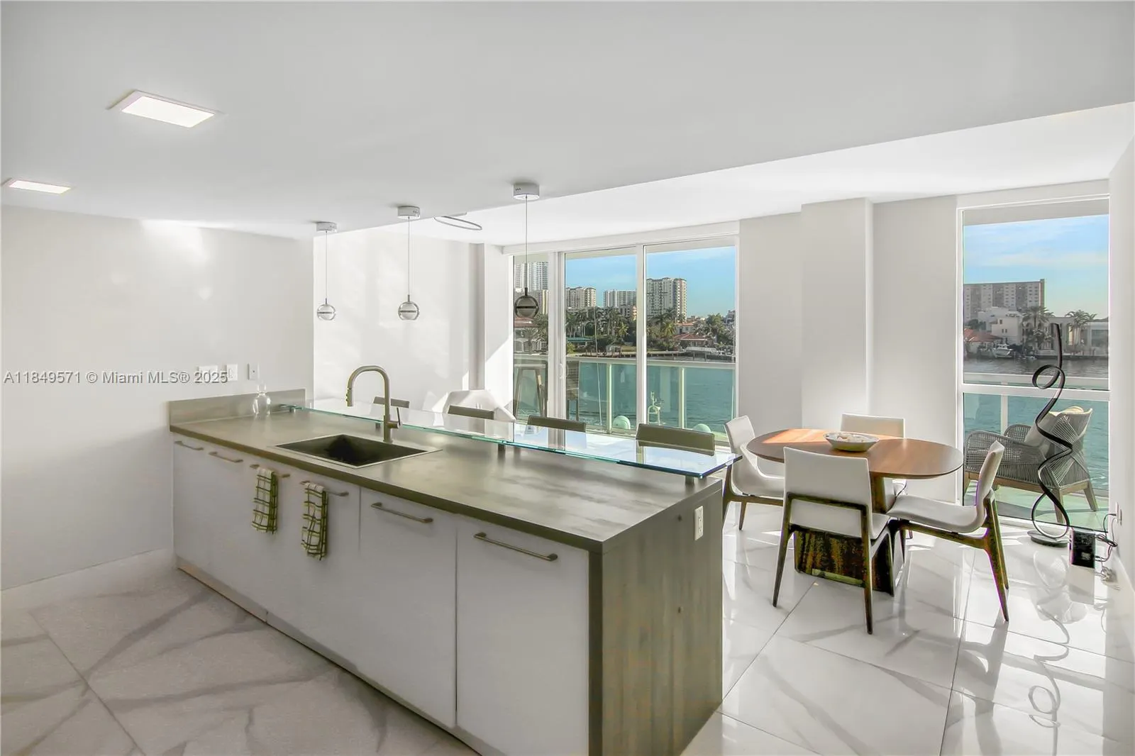 400 Sunny Isles Blvd, #307