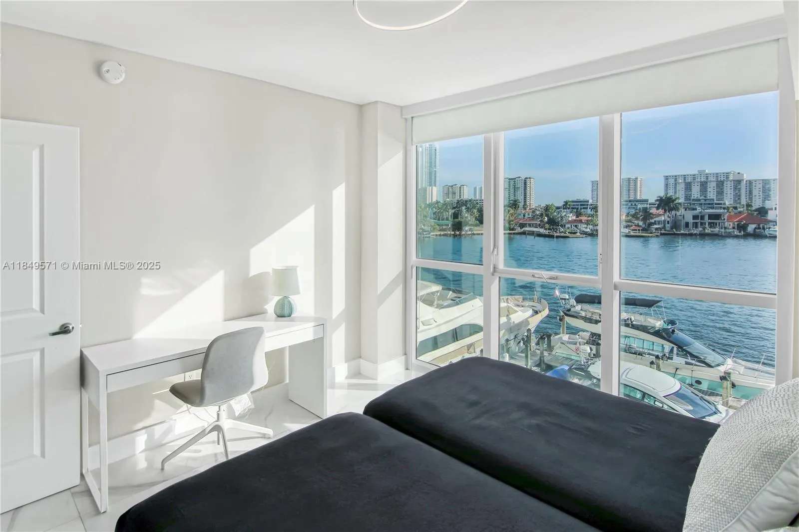 400 Sunny Isles Blvd, #307
