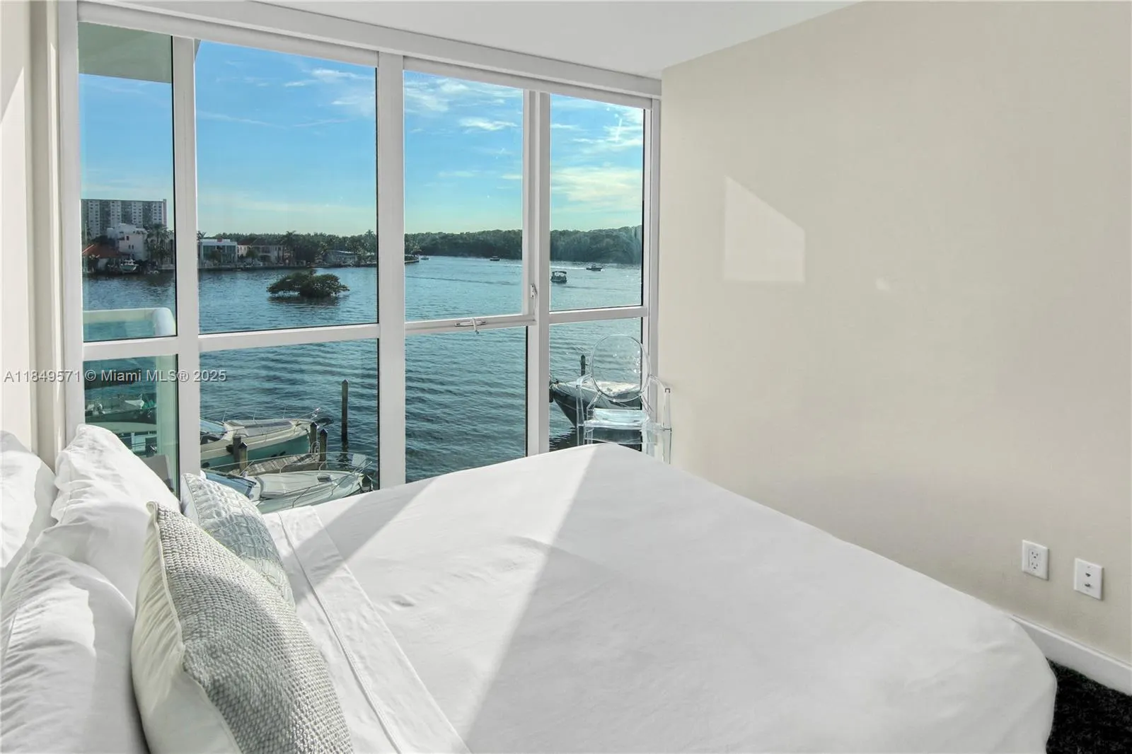 400 Sunny Isles Blvd, #307