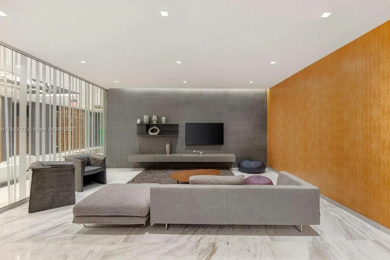 400 Sunny Isles Blvd, #307