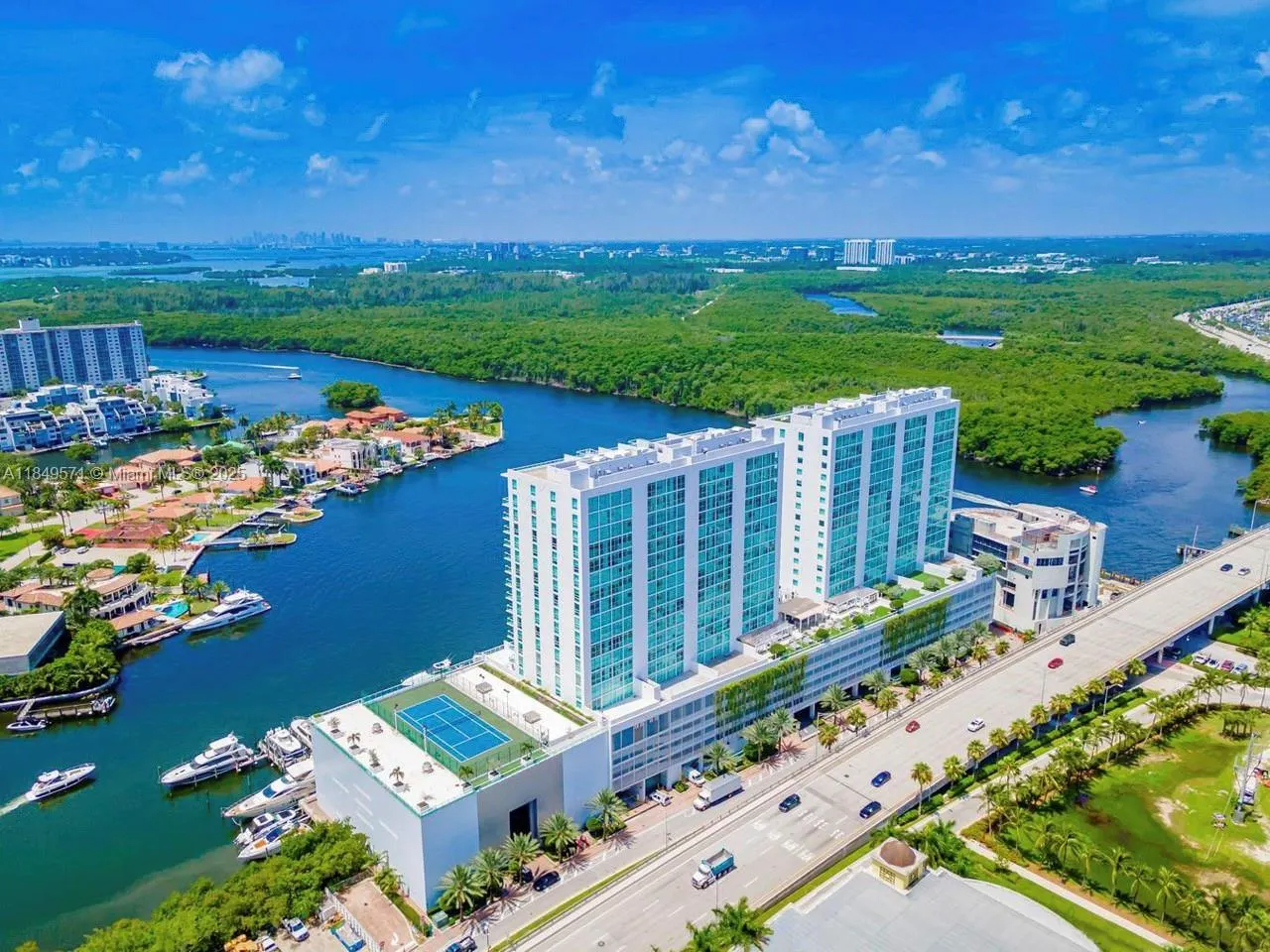 400 Sunny Isles Blvd, #307