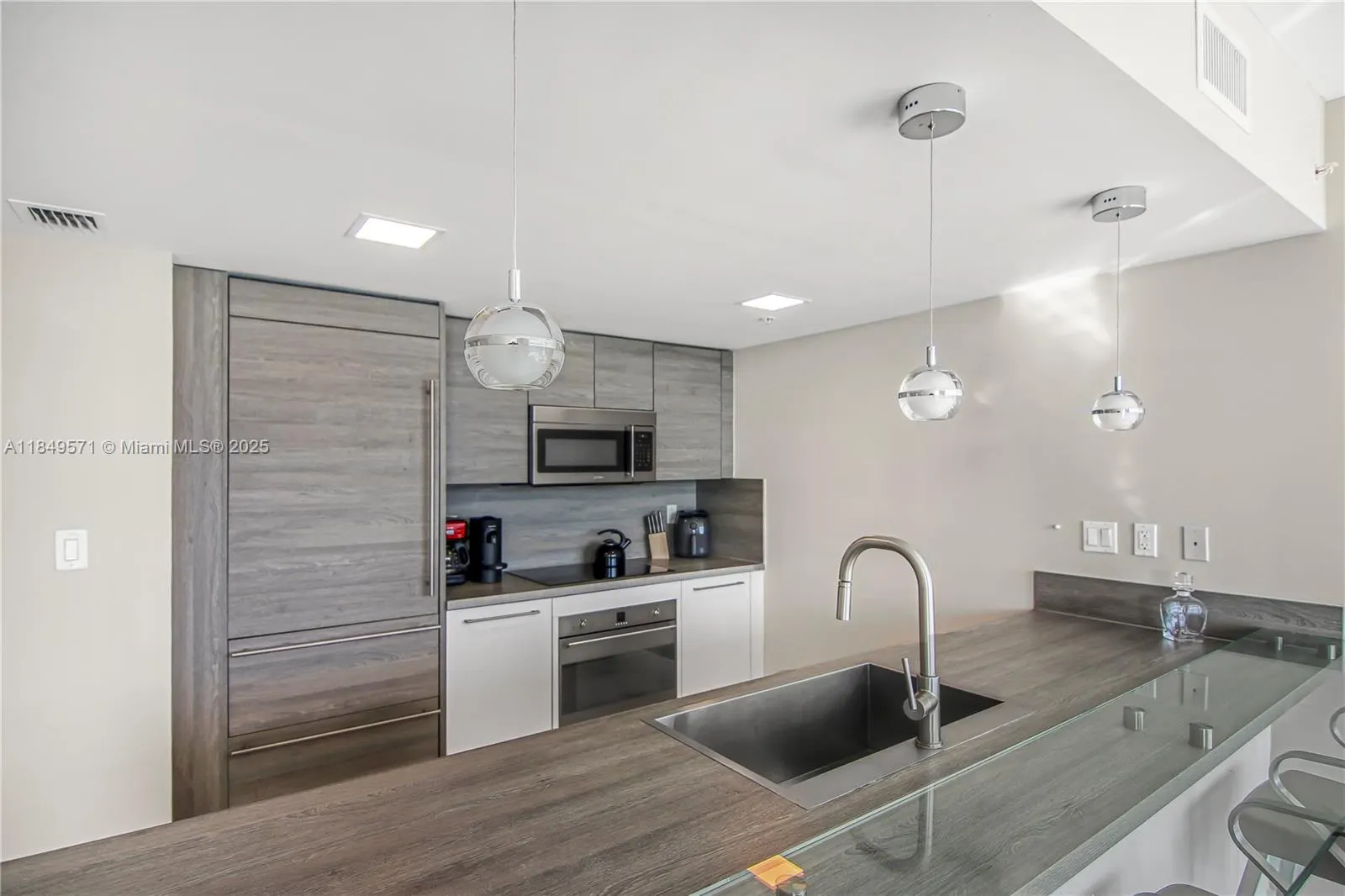 400 Sunny Isles Blvd, #307