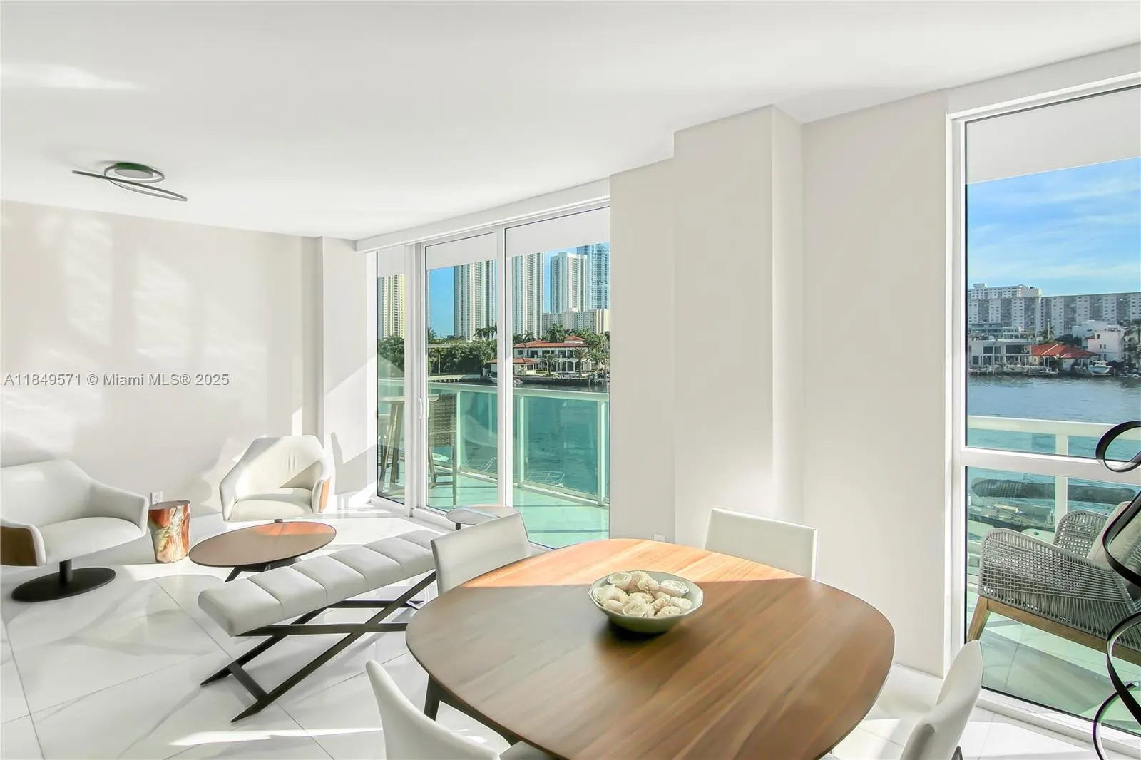 400 Sunny Isles Blvd, #307