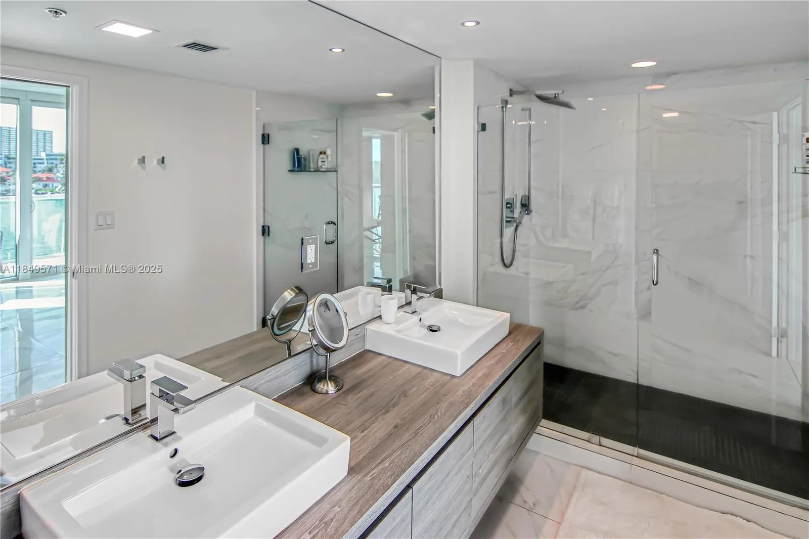 400 Sunny Isles Blvd, #307