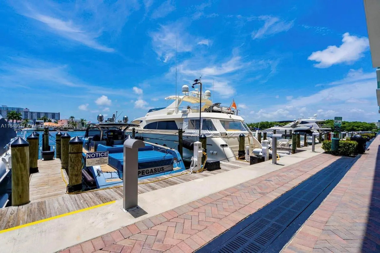 400 Sunny Isles Blvd, #307