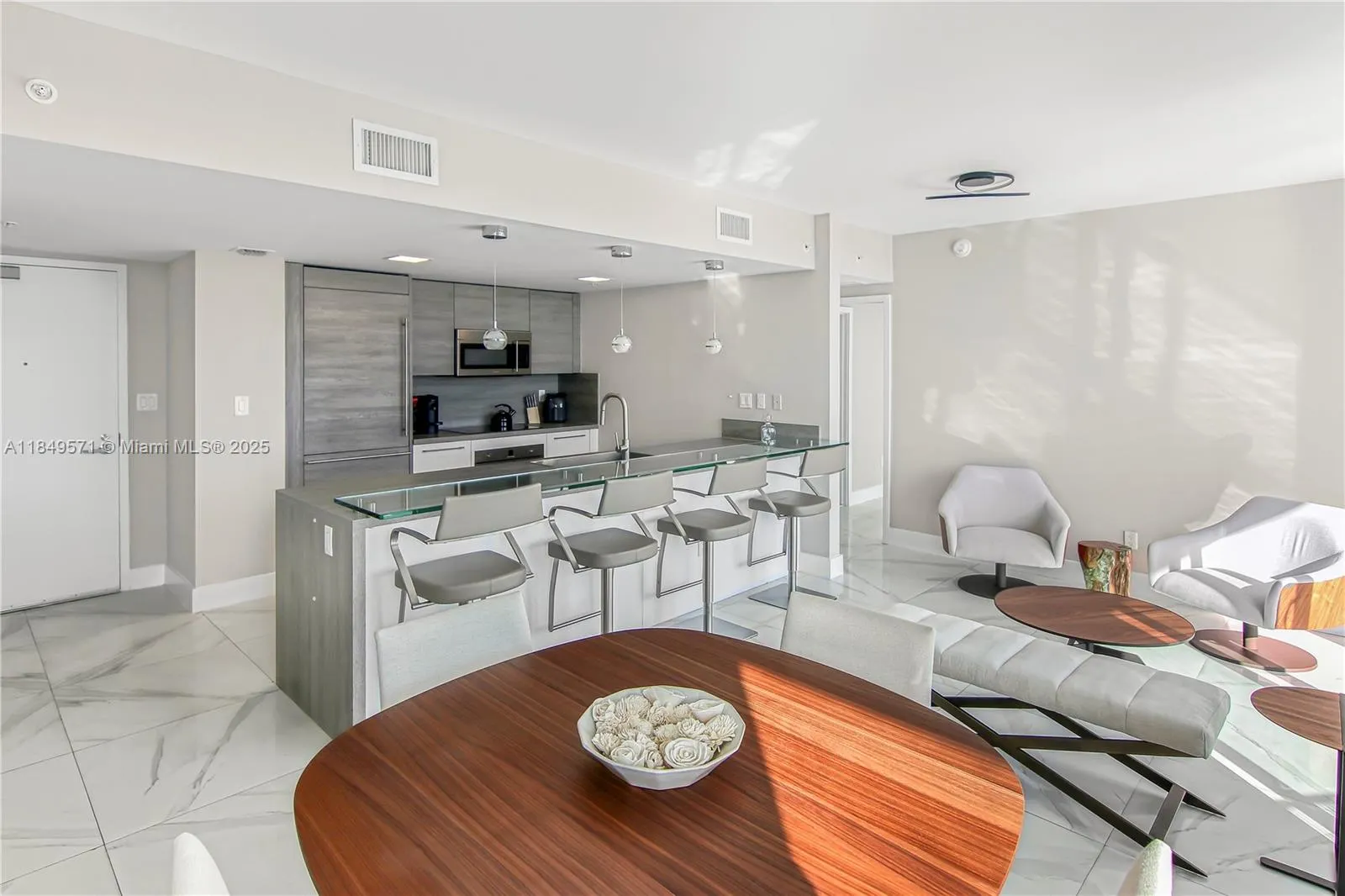 400 Sunny Isles Blvd, #307